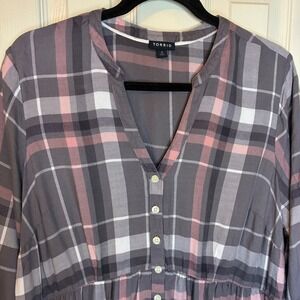 Torrid Plaid Hi-Lo Tunic Top Button Front 3/4 Sleeve Gray Pink White Sz 0 Rayon